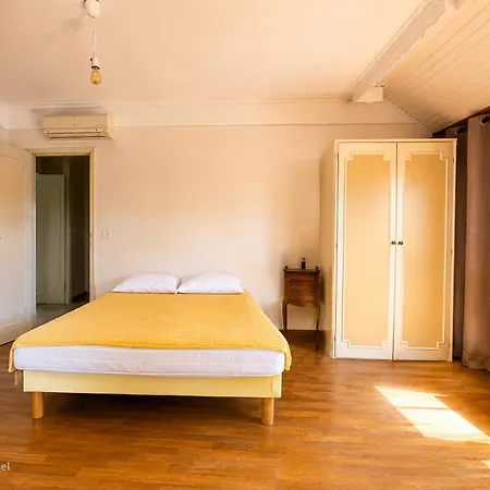 Spacieuse Maison Pour 6 A 8 Personnes Vila